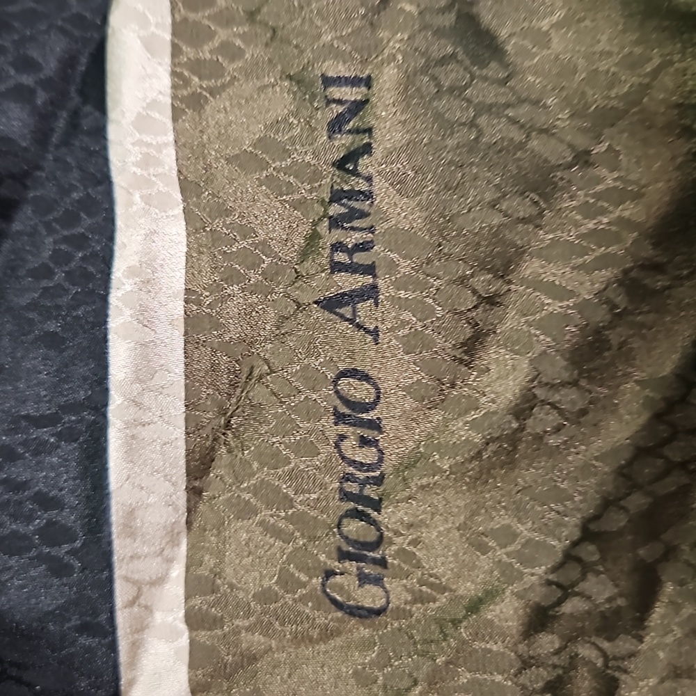 Giorgio Armani Vintage 100% Silk Scarf - Picture 8 of 10